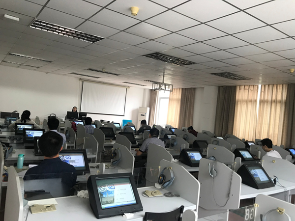 9 吴雅琦老师为yl7703永利集团（武汉）公派出国教师开展国别培训_副本.png